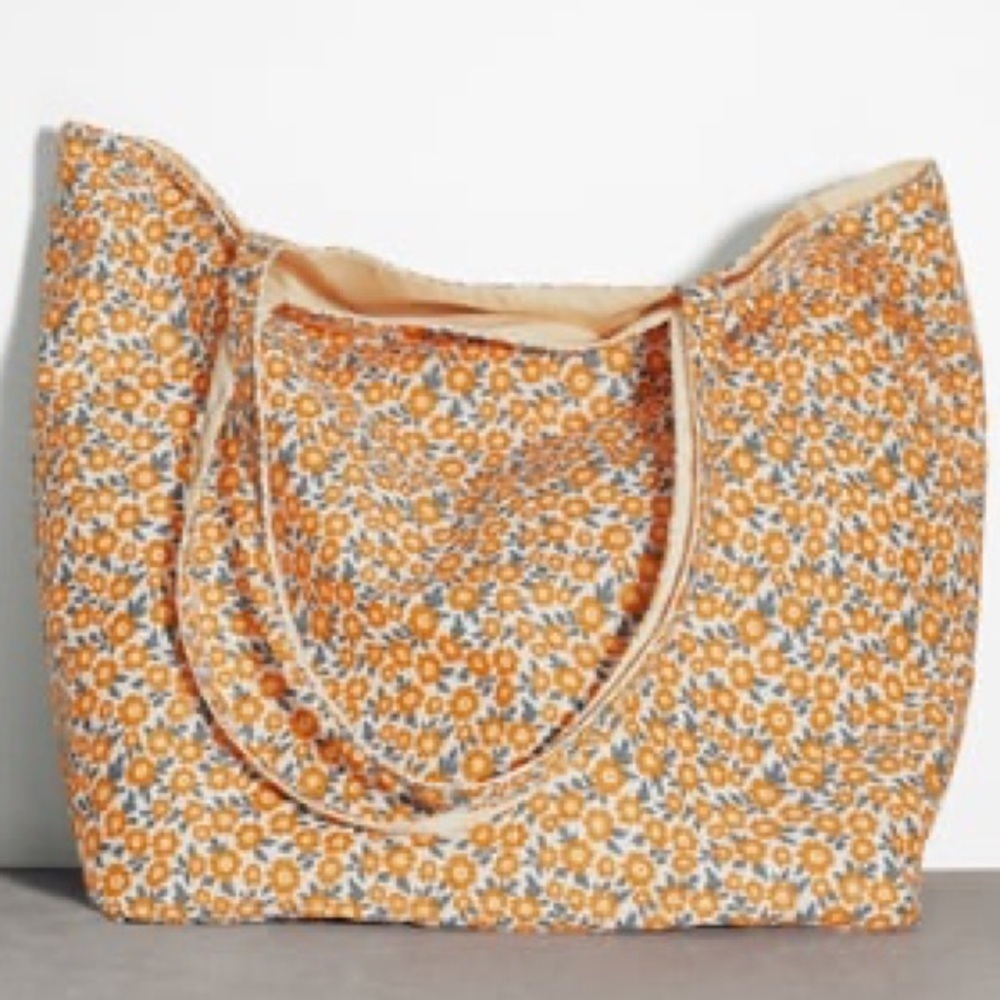 NWT. Zara Reversible Floral Cottage Tote Bag. - Picture 5 of 10